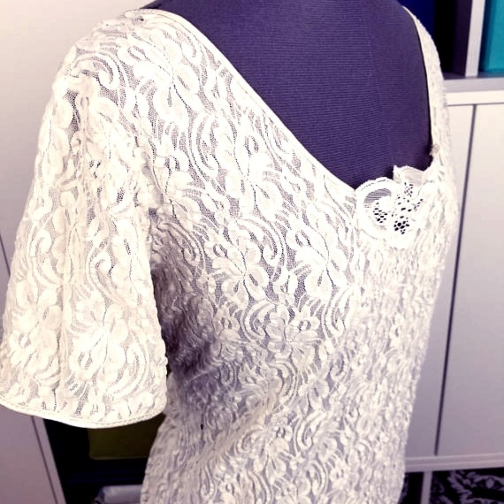 Retro 1980's ivory lace top size 12-16